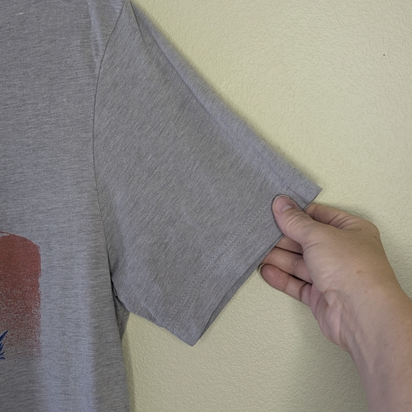 Casual-comedy Gray Graphic Tee size medium Brand Unkown - Picture 5 of 9